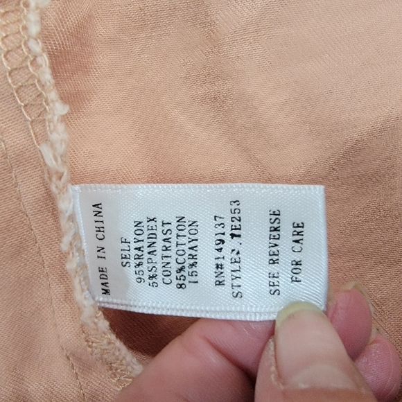 Charlie O. By Kinnucans Dusty Pink Skirt Size Medium - Picture 14 of 16